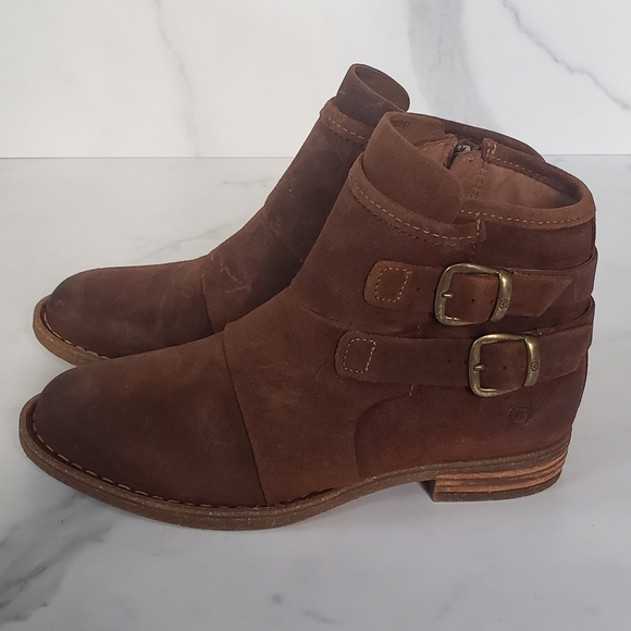 Born NWOT Moraga Suede Booties size 6.5 - Picture 3 of 6